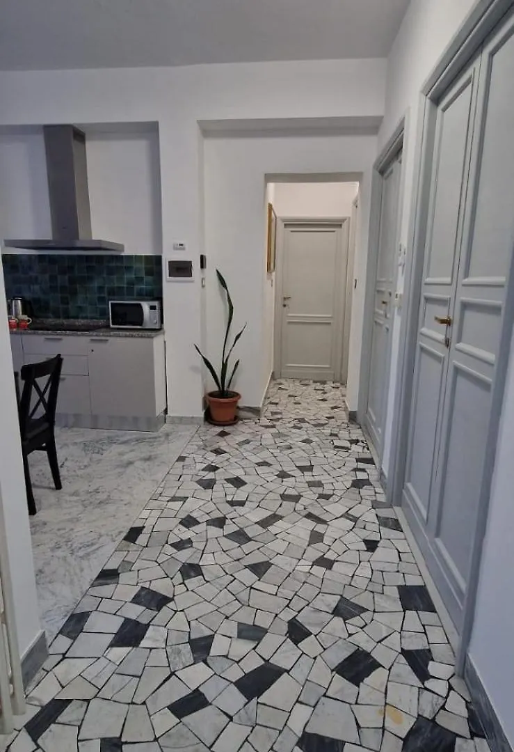G&G Firenze One Station Apartment