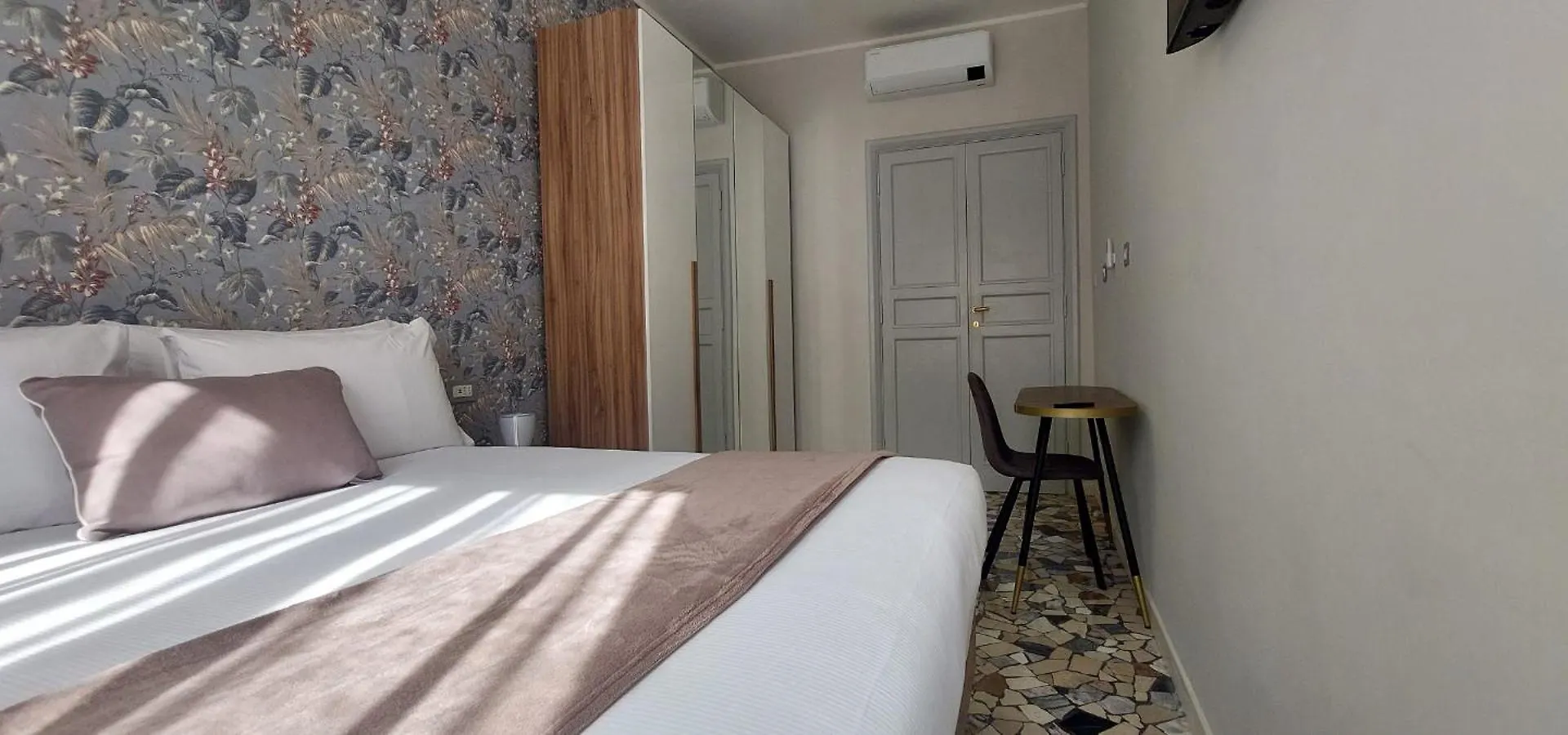 G&G Firenze One Station Apartment